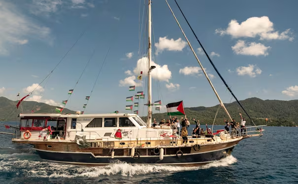 Activista de la Flotilla Global Sumud denuncia agresión por militares israelíes; fue g0lpeado y electr0cutado