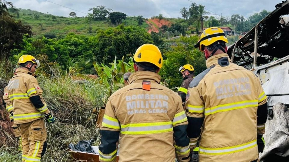 Choque entre autobús y camión de carga en Brasil deja al menos ocho m*ertos