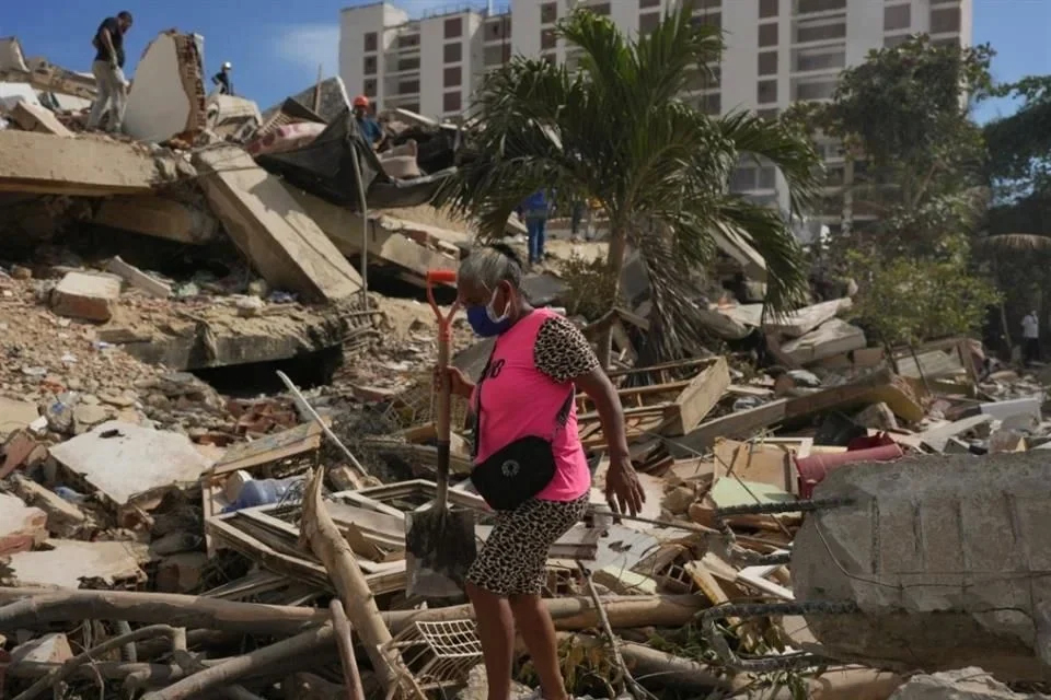 Aumenta a 1,450 los muertos en Venezuela por sismos