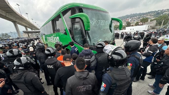 Decomisa SSC explosivos a normalistas de Ayotzinapa