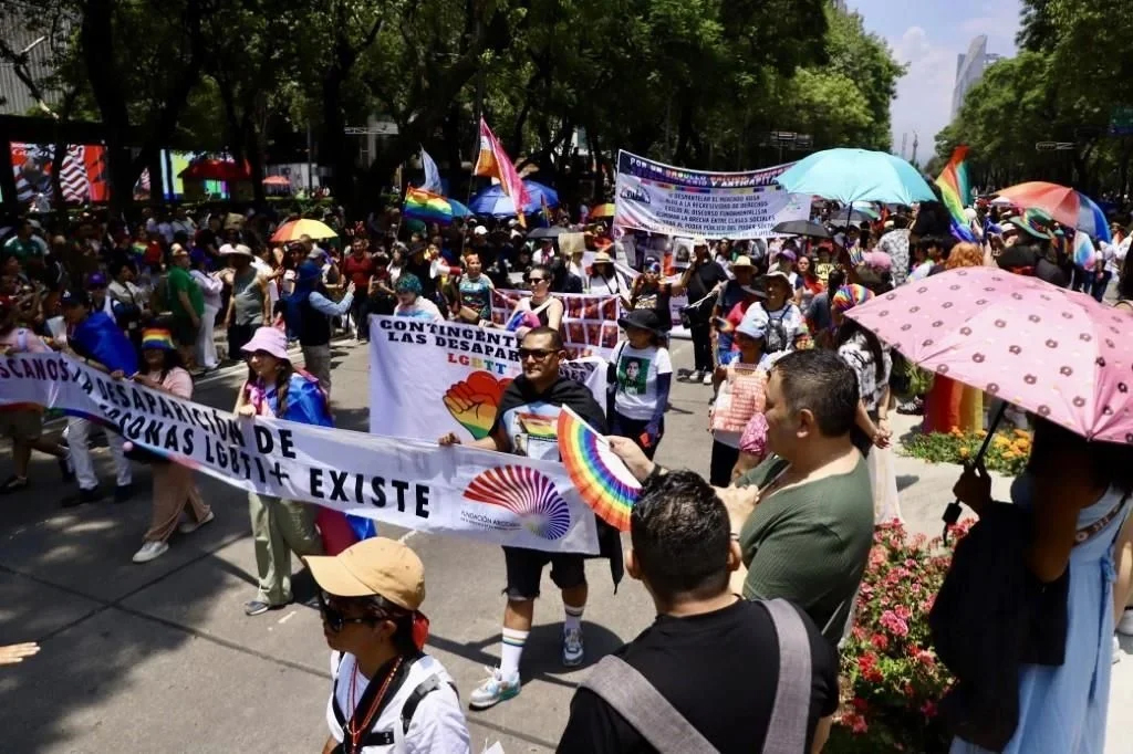 Marchan por orgullo LGBT+