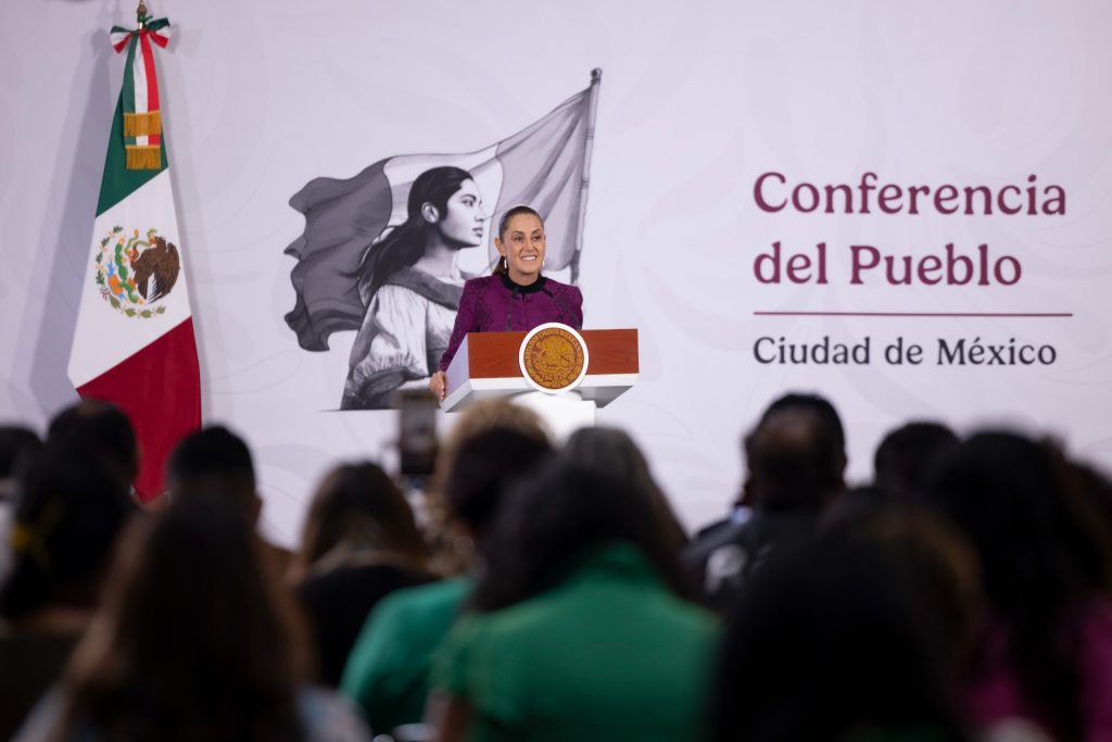 Destaca The Guardian a Sheinbaum como la ‘líder más popular del mundo’