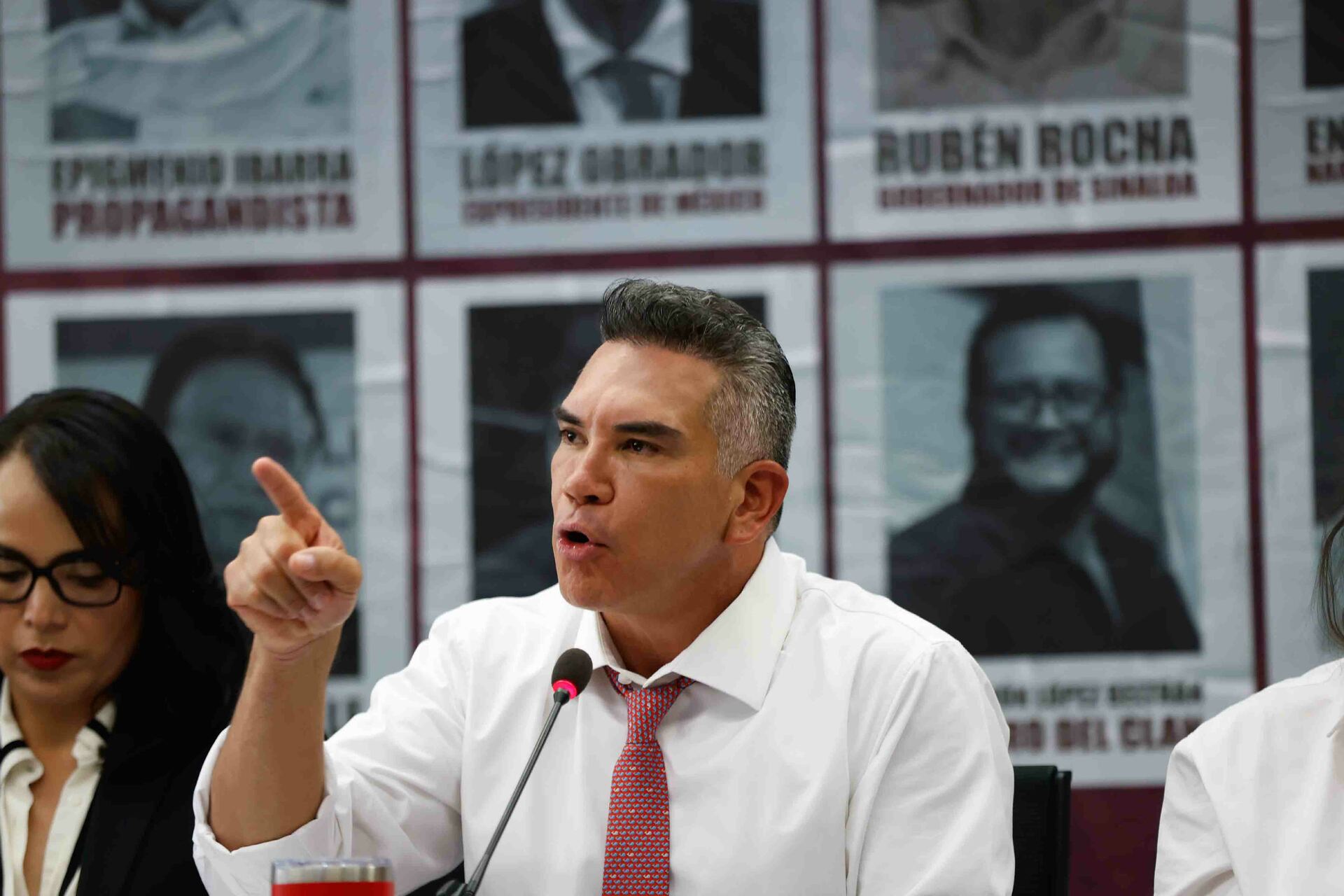 CELEBRA ALITO EL CARRO COMPLETO