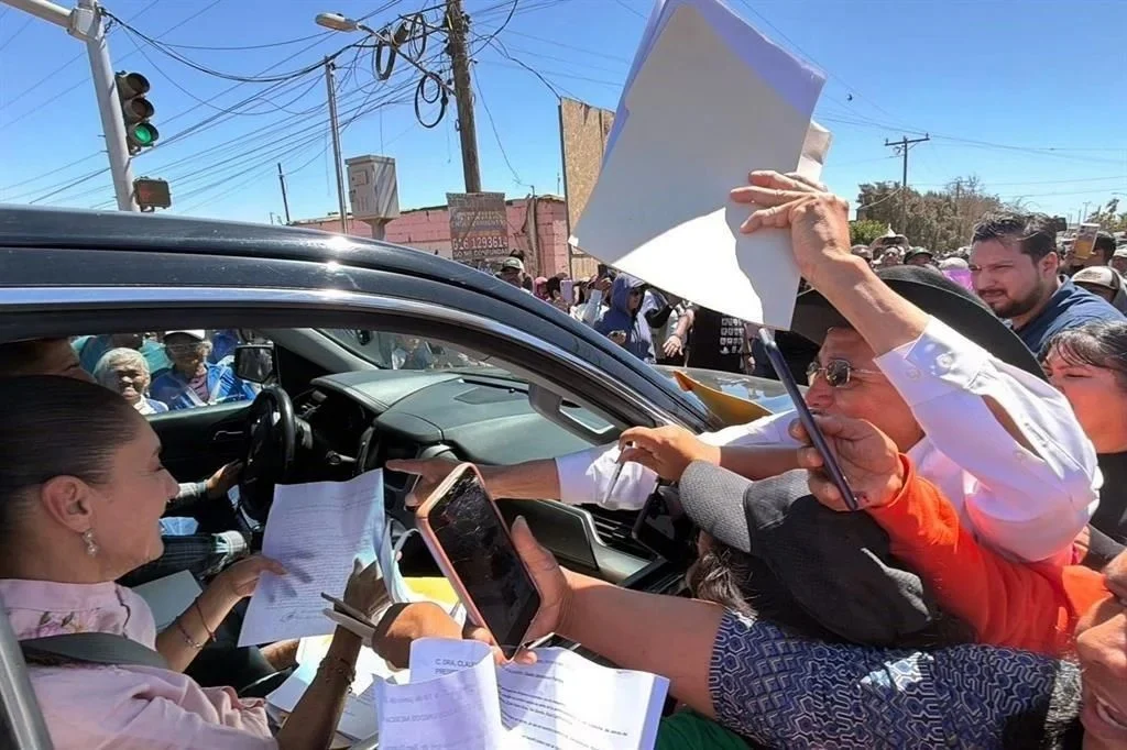 ‘Claudia, mentiste’, reclaman maestros a Presidenta en BC