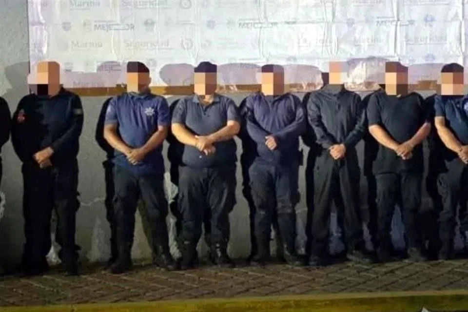Detienen a ocho policías en Michoacán vinculados al CJNG