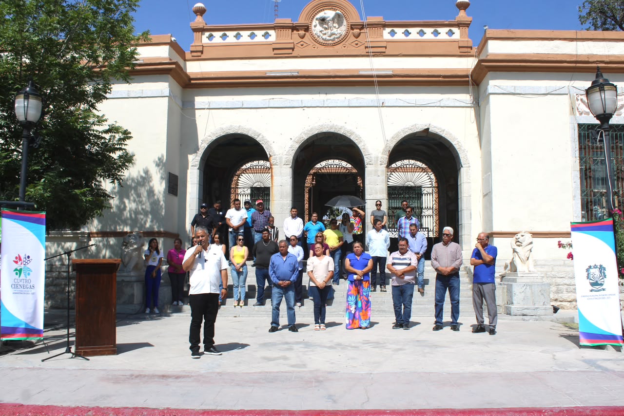 Entrega Víctor Leija dos unidades para fortalecer atención ciudadana