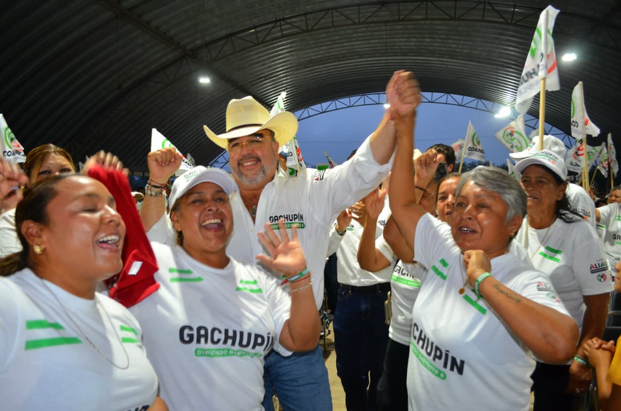 Gachupín abarrota la Feria en su cierre