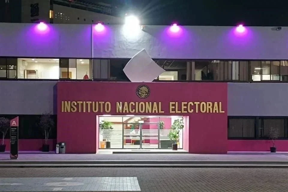 Avala INE a Morena afiliar con aplicación móvil