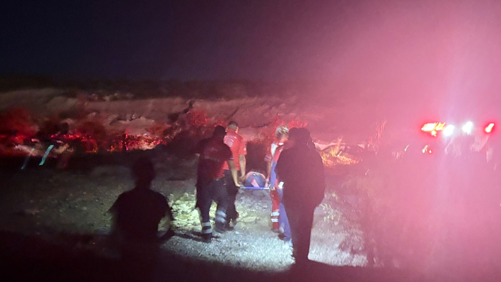 RESCATAN A MUJER DE ARROYO EN FRONTERA