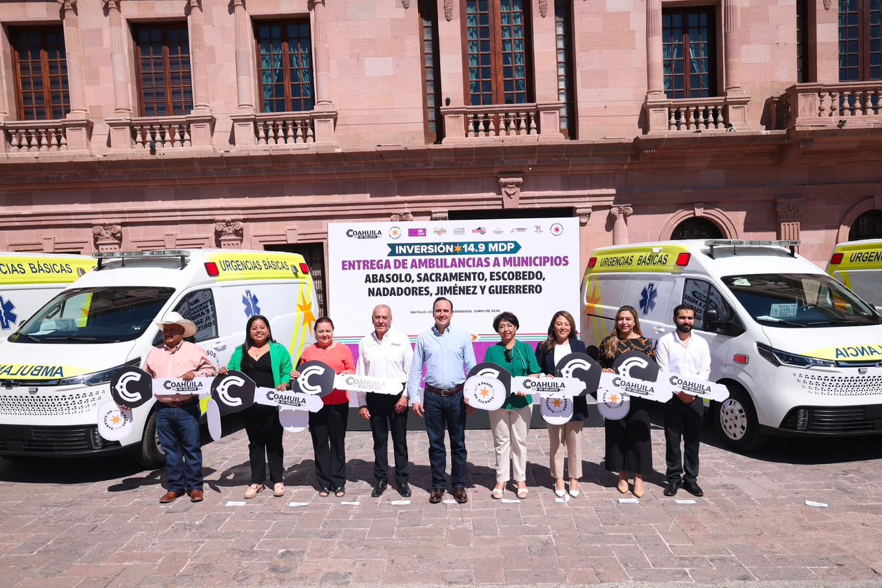 ENTREGA MANOLO JIMÉNEZ 6 AMBULANCIAS A MUNICIPIOS