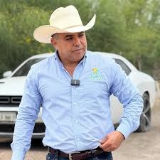 Chano mostró apoyo en aniversario de Pueblo Nuevo