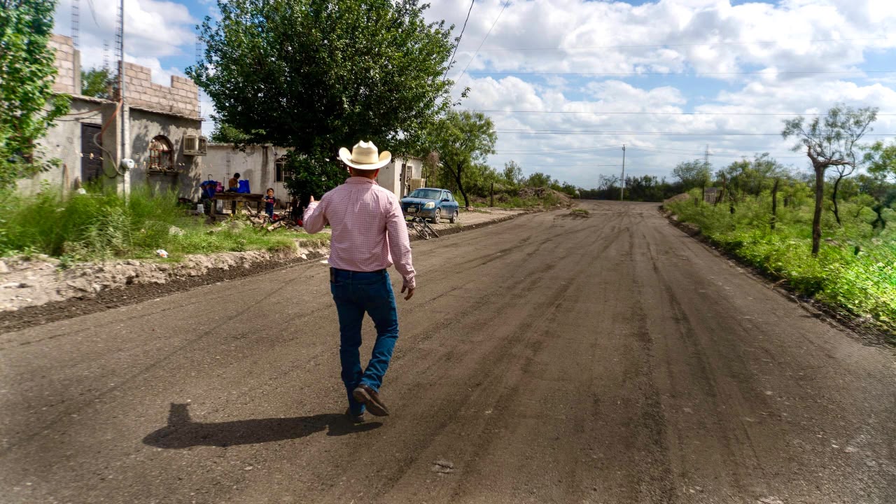 Pavimentan 14 mil metros en Agujita
