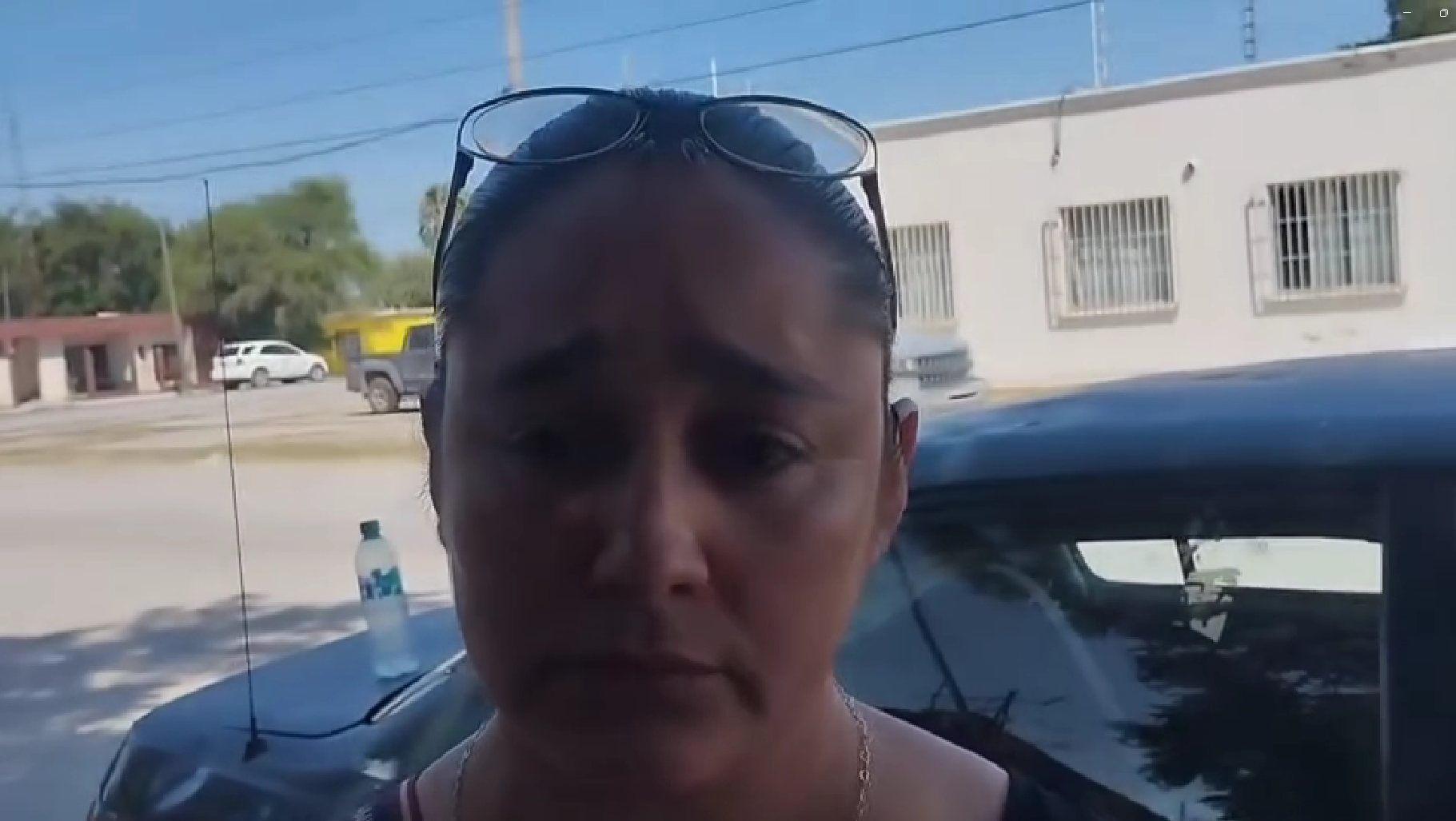 Acusa madre acoso en línea