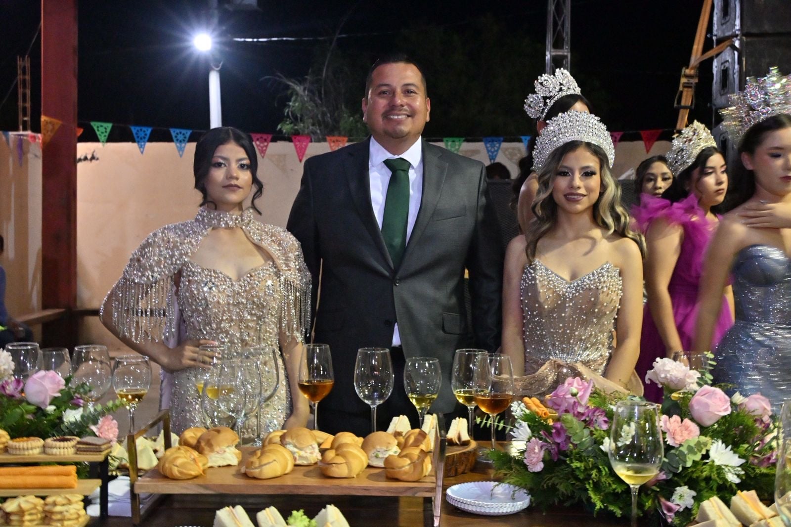 Coronan a Nahomi Ailed