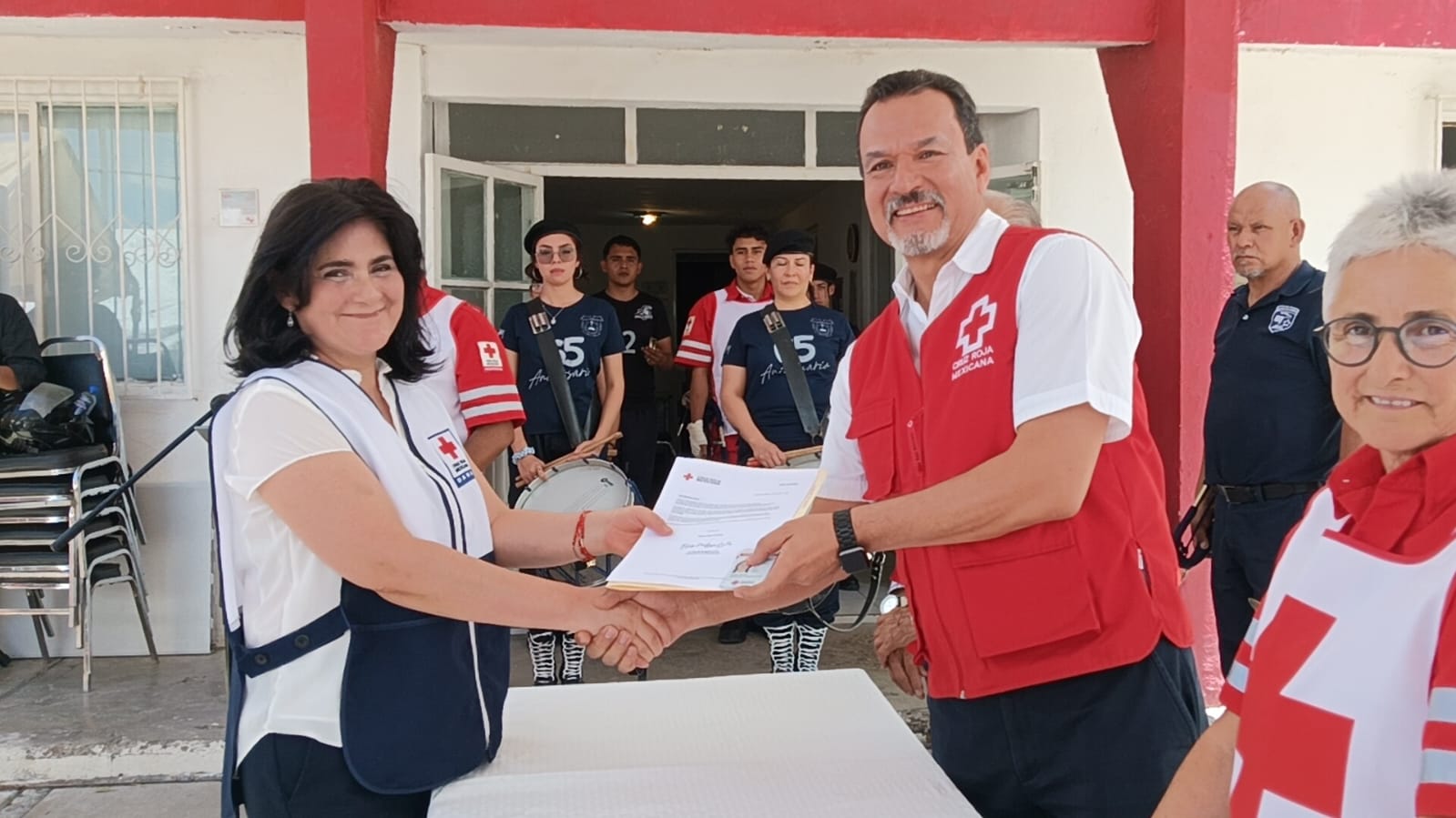 Cruz Roja Parras rinde homenaje a socorristas