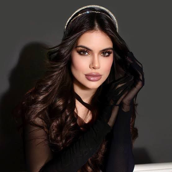 DESTACA GLENDA POR SU BELLEZA Y PROFESIONALISMO