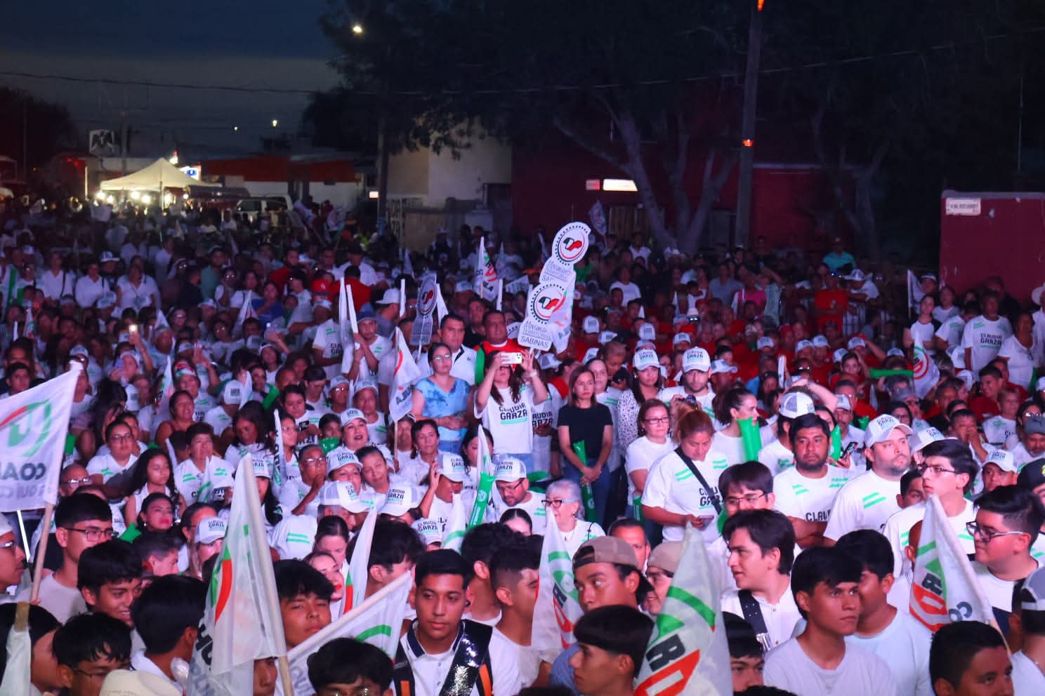 Claudia Garza cierra campaña rumbo al congreso en multitudinario evento