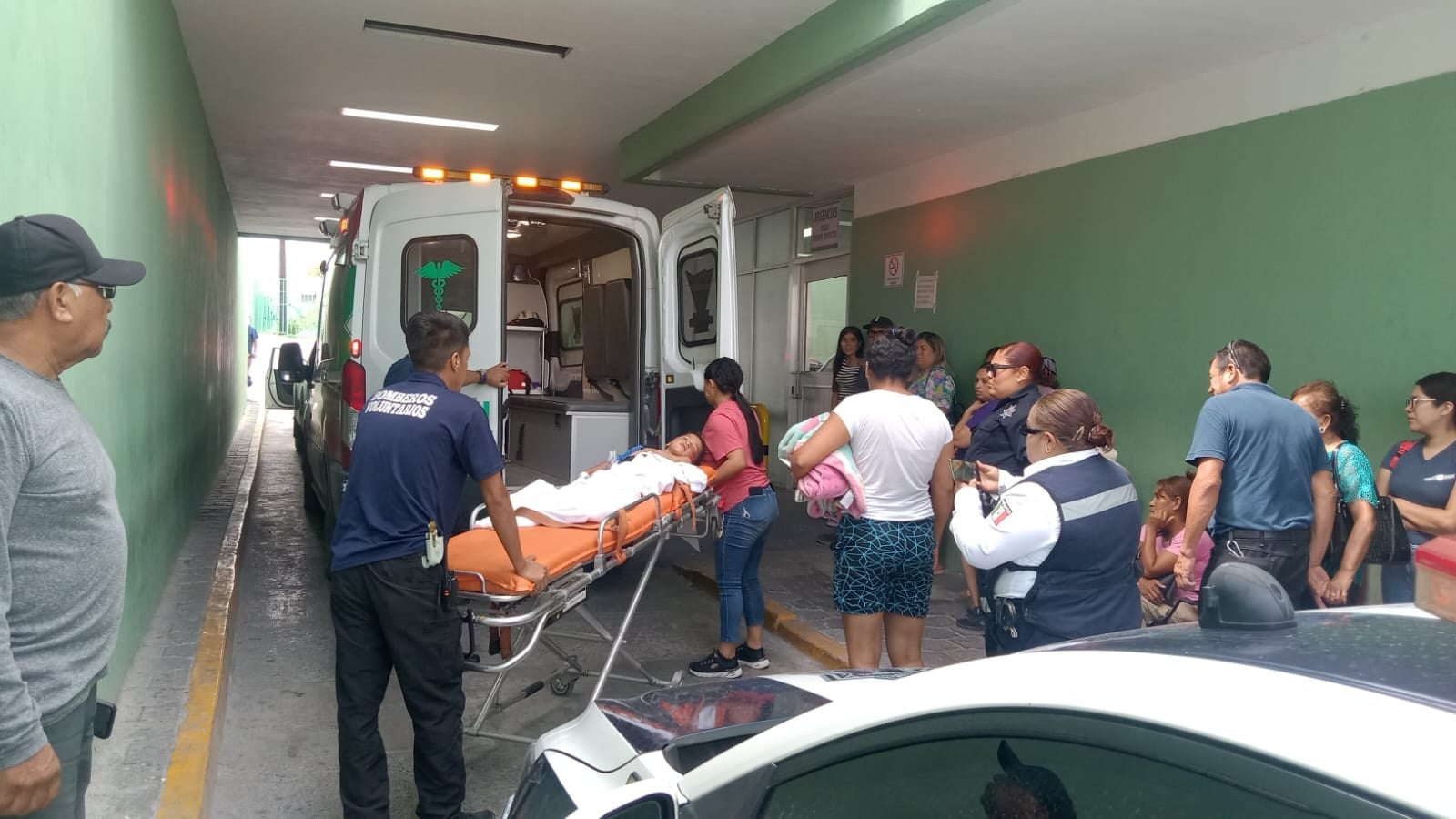 Trágico accidente casero madre atropella a su hijo