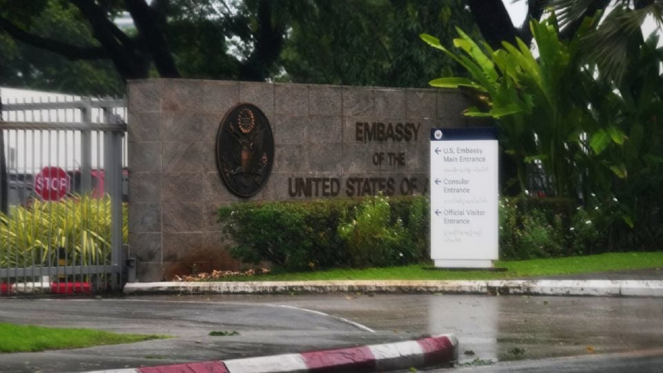 Llevan a juicio en Myanmar a una mujer de Tailandia por la m*erte de diplomático estadounidense