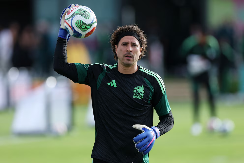 Moisés Muñoz elogia al “Tala” Rangel y pide oportunidad para Memo Ochoa ante Chequia