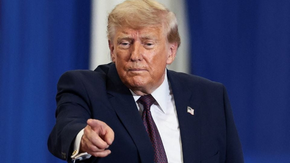 Trump advierte a Irán que si cobra peajes en el estrecho de Ormuz, las negociaciones terminarán