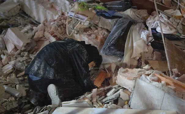 Calculan más de 50 mil desaparecidos tras doble terremoto en Venezuela; crece desesperación por encontrar sobrevivientes