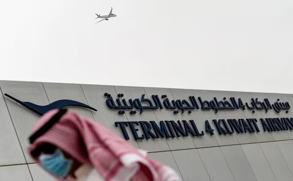 Ataque al aeropuerto de Kuwait deja un m*erto; pone a prueba cese del fuego entre EU e Irán