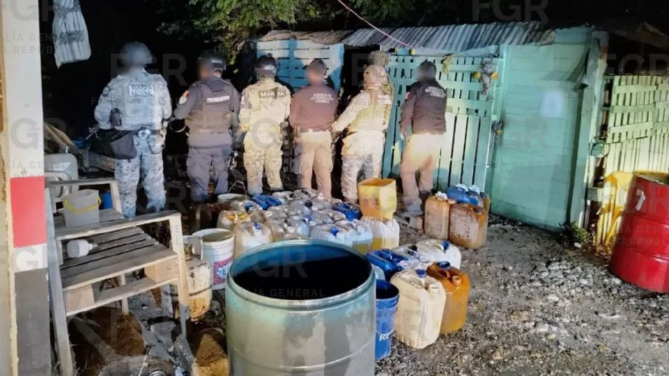Aseguran alrededor de mil 200 litros de hidrocarburo en Veracruz; no se reportan detenidos