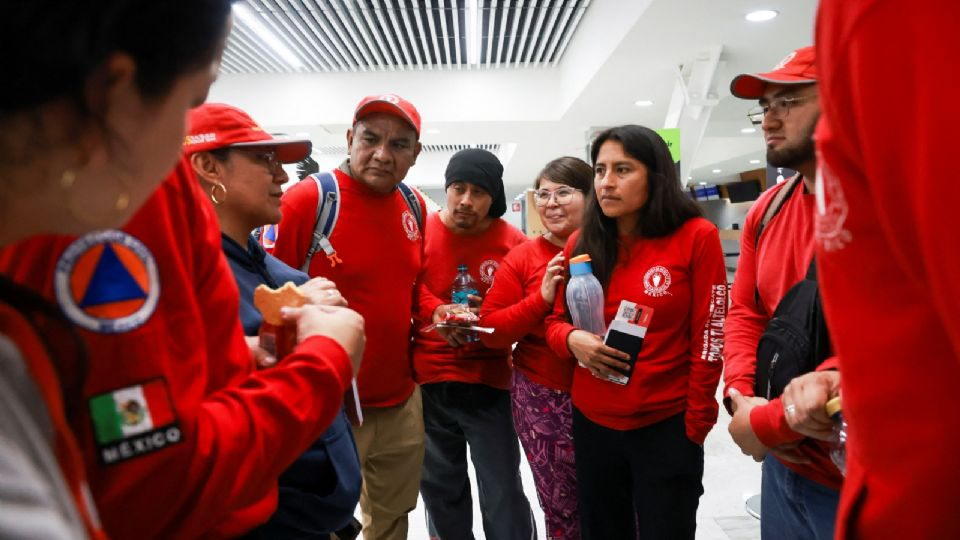 Ayuda a Venezuela: acuden más de mil 600 rescatistas de 11 países para atender a víctimas de los terremotos