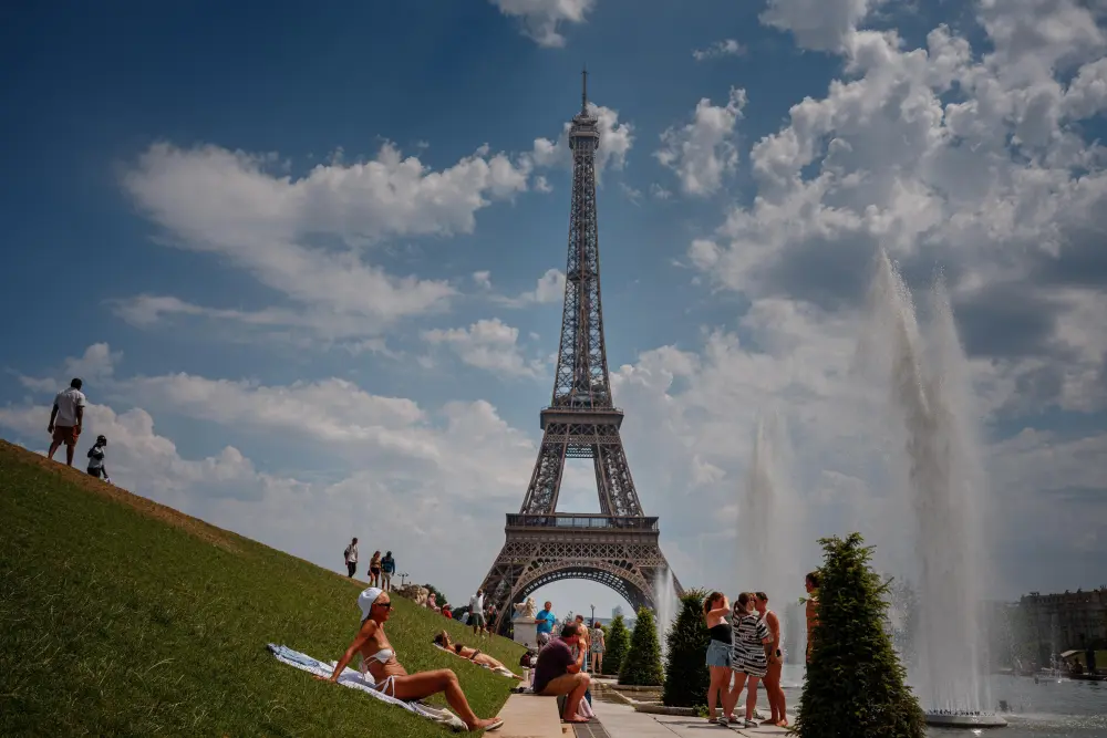 Millones de Europeos enfrentaron este sábado una jornada de temperaturas récord