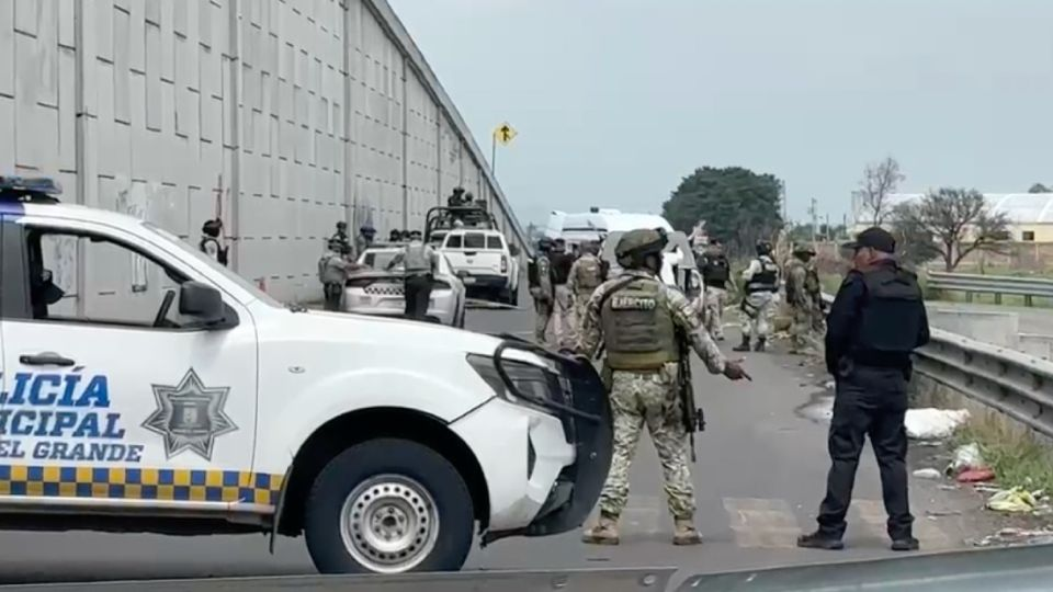 Encuentran los cu3rpos de tres personas con signos de violencia en la carretera Apaseo el Grande-Celaya