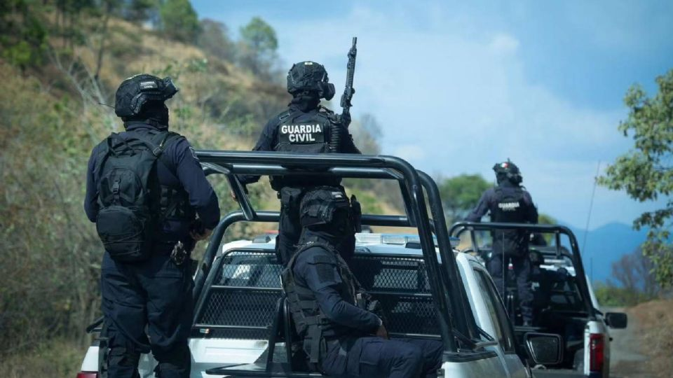 Enfrentamientos entre sujetos arm4dos de dos cárteles en localidades de Apatzingán dejan tres heridos
