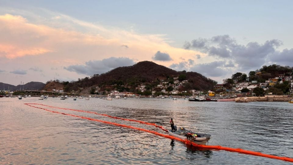 Registran derrame de hidrocarburo cerca de la Terminal Marítima de Pemex en Manzanillo