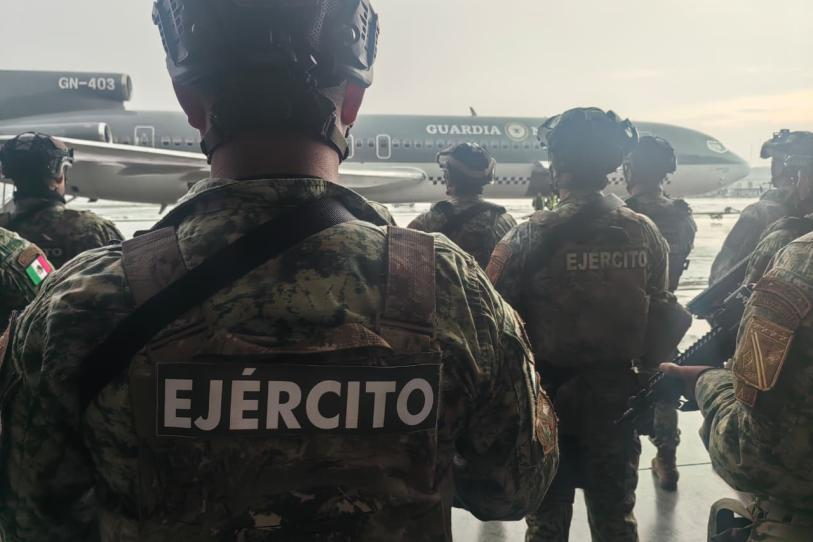 Fuerzas Armadas aseguran explosivos y armas en Sinaloa