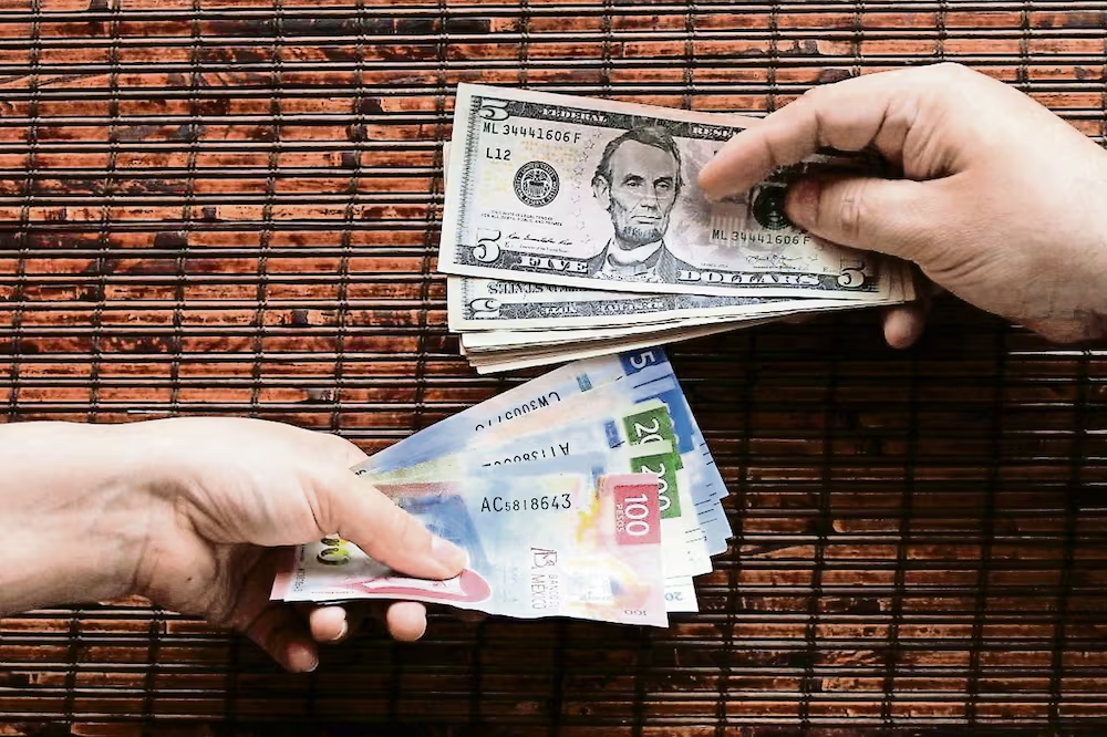 Remesas caen en abril, bajan a 4 mil 978 mdd; mantienen aumento anual de 3.7%
