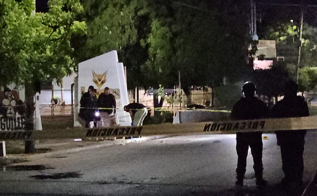Hallan dos cuerp0s abandonados en distintos sectores de Culiacán; uno fue decapit4do y al otro le ataron un cerdo al cuello