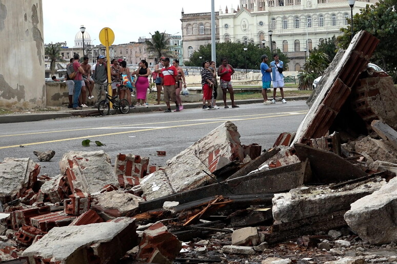Fuerte sismo de magnitud 6.1 sacude Cuba; habitantes salen de edificios tras intenso temblor