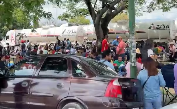 CNTE bloquea planta de Pemex en Chiapas; maestros endurecen protestas y exigen diálogo con Sheinbaum