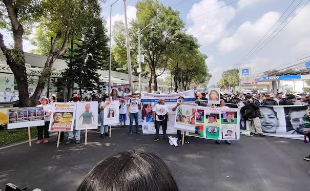 Madres buscadoras protestan previo al Mundial 2026; reclaman falta de apoyo y bloquean avance hacia el Estadio Ciudad de México