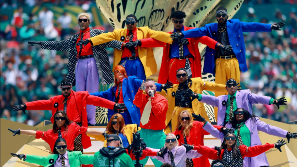 J Balvin homenajea a los pachucos y a la cultura mexicana durante la inauguración del Mundial 2026