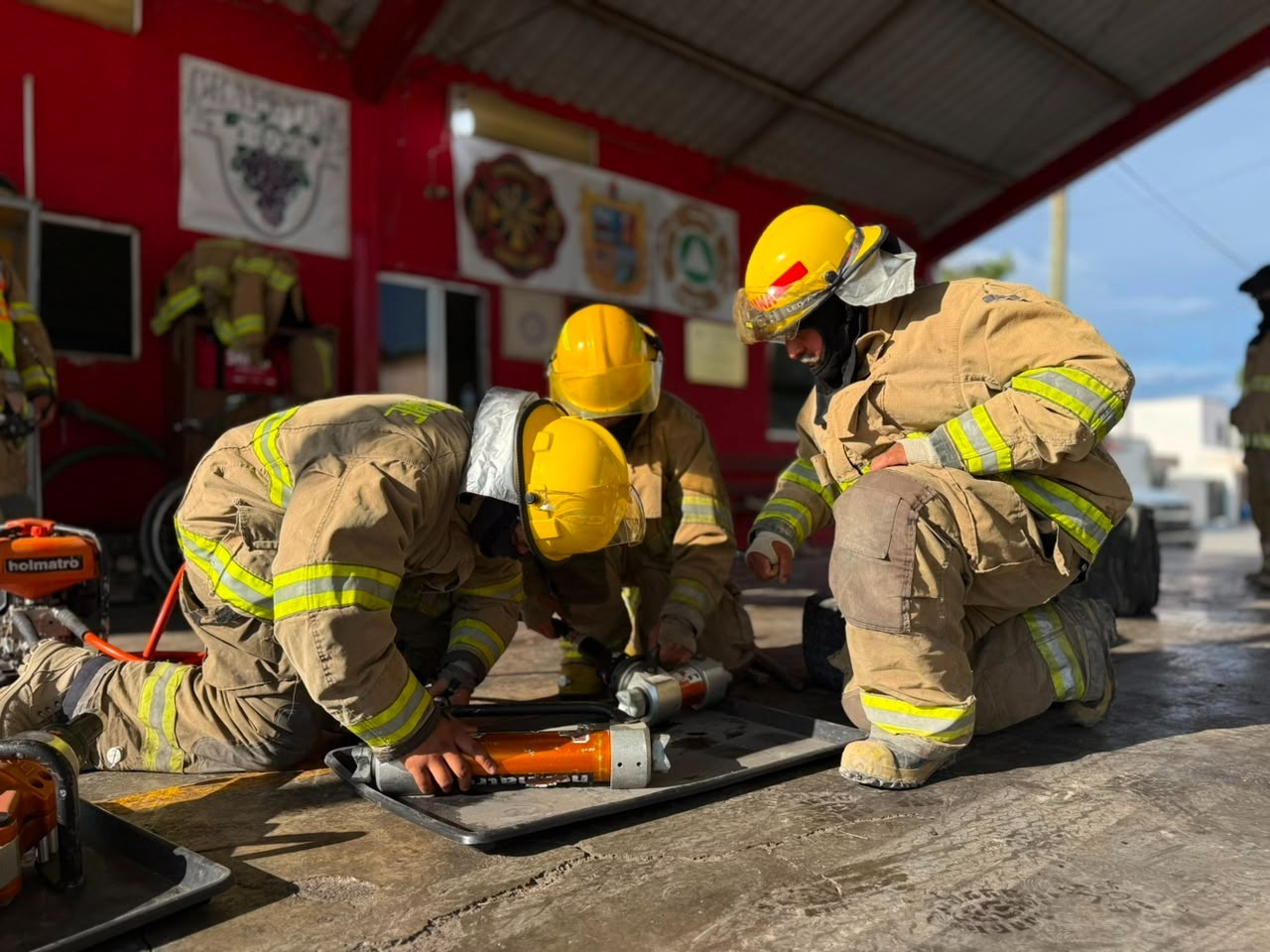 Apuesta Parras por la profesionalización de Protección Civil y Bomberos