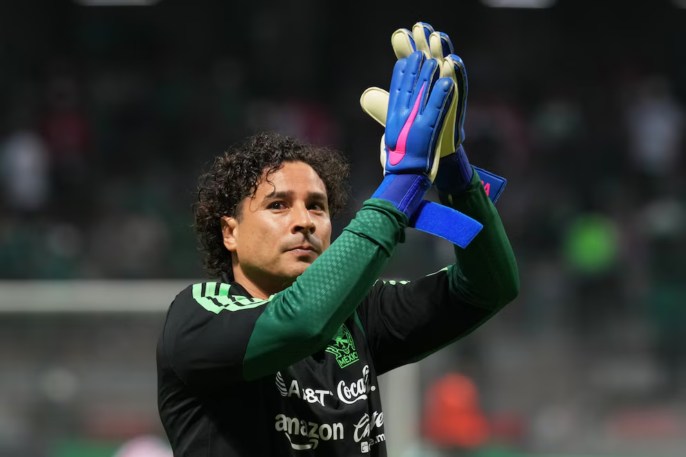 Memo Ochoa llora al hablar de su retiro con la Selección Mexicana: “Me voy en paz”