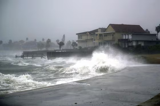 «Arthur» es la primera tormenta del Atlántico; se forma frente a las costas de Texas