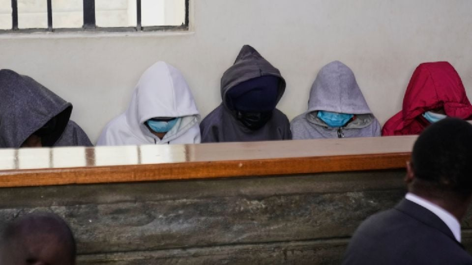 Comparecen ante el tribunal nueve estudiantes acusadas de incendiar una escuela en Kenia