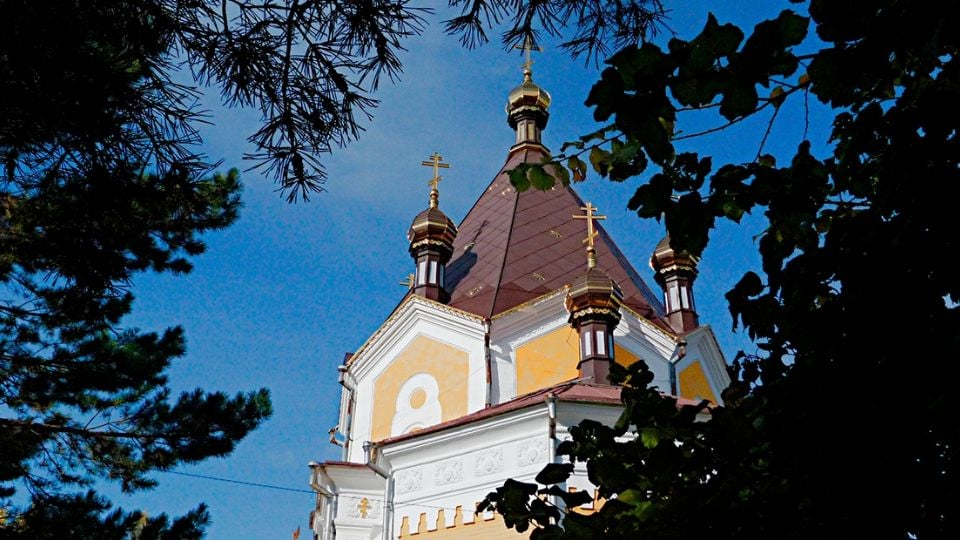 Multan y expulsan de Rusia a un pastor de EU que llamó a los fieles a rezar por Trump