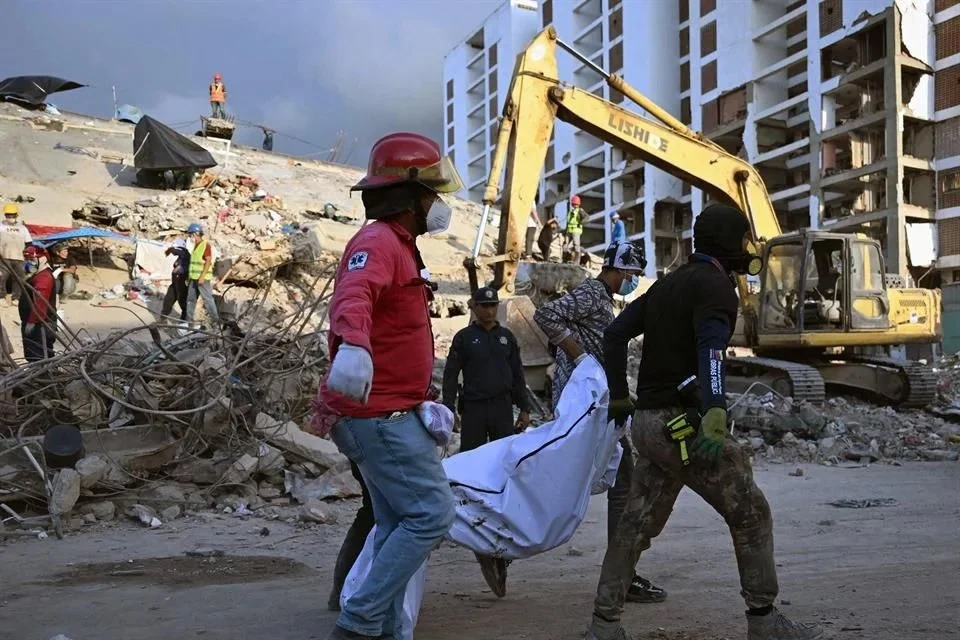 Suben a 3 mil 685 muertos por sismos en Venezuela