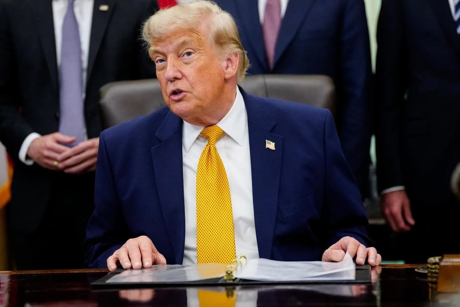 Restablece Trump bloqueo naval a Irán; cobrará cuota de seguridad en Ormuz