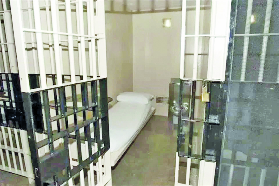 Escapan tres internos de penal de Hermosillo