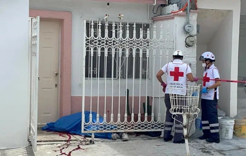 Muere albañil al caer de más de 6 metros