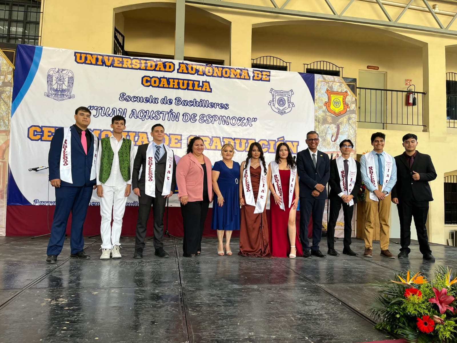 Con orgullo se gradúan estudiantes de la JAE